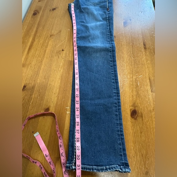 True Religion Classic Blue Mid Rise Straight Leg Jeans - Picture 11 of 15